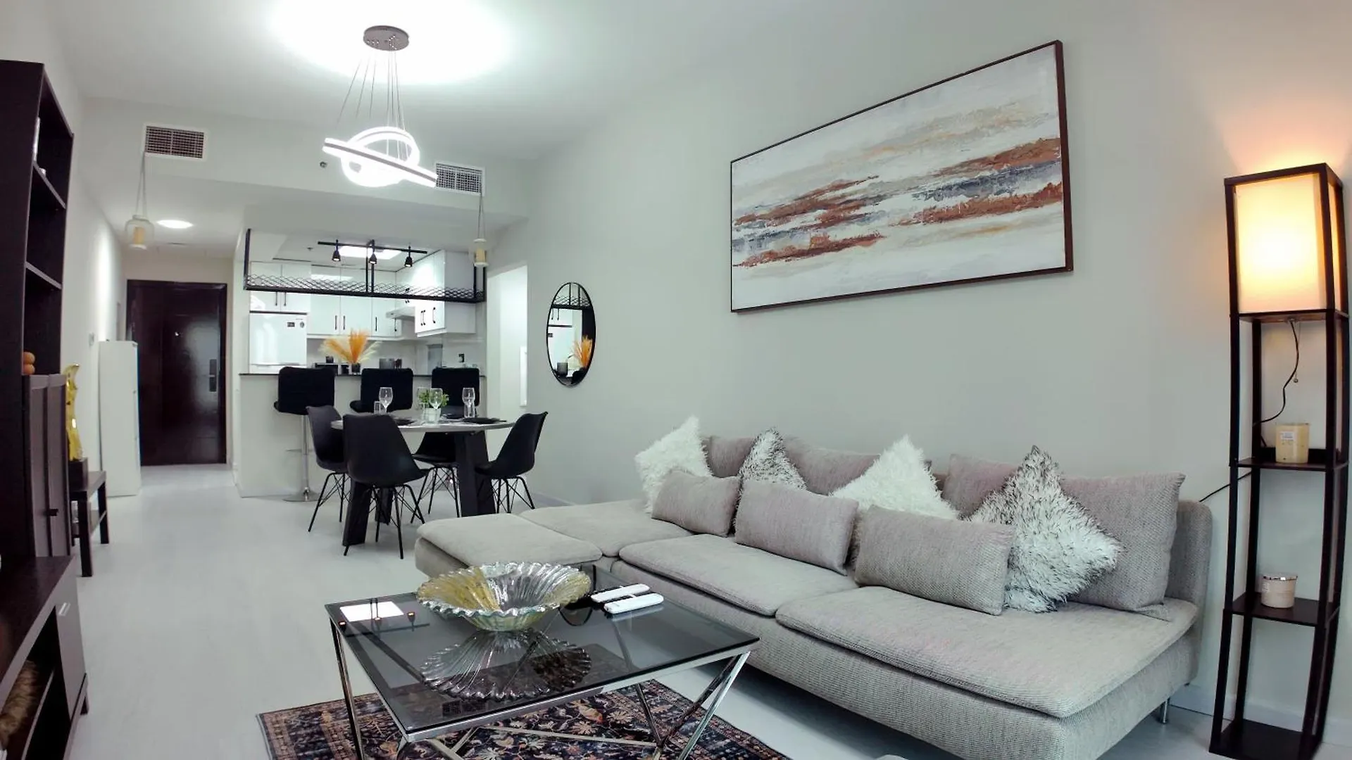Silk Valley - Modern 1B Close To The Beach & Metro Dubai